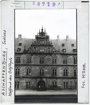 Vorschaubild Aschaffenburg: Schloss, Hoffront des Ostflügels 